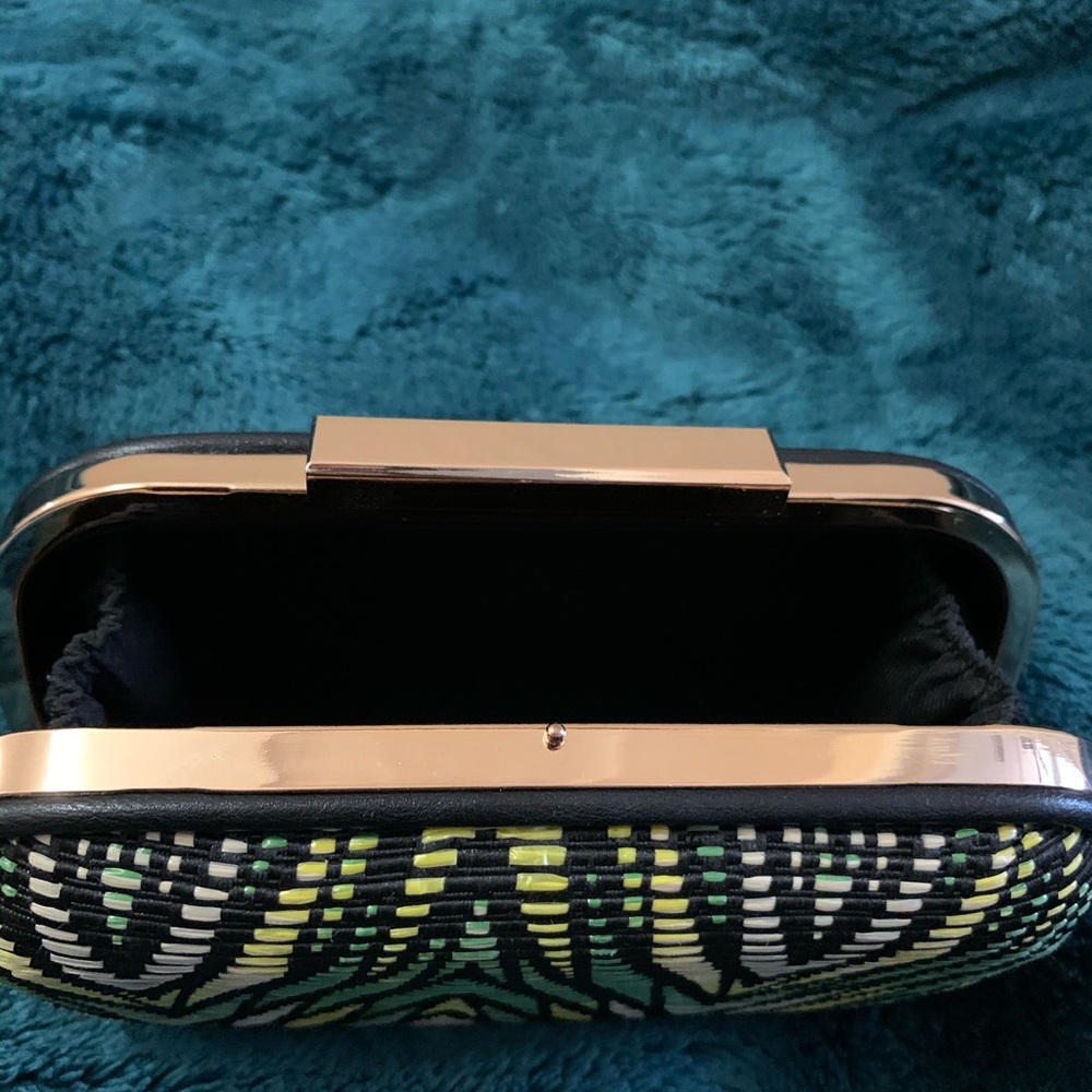 Chevron Clutch - Picture 4 of 5